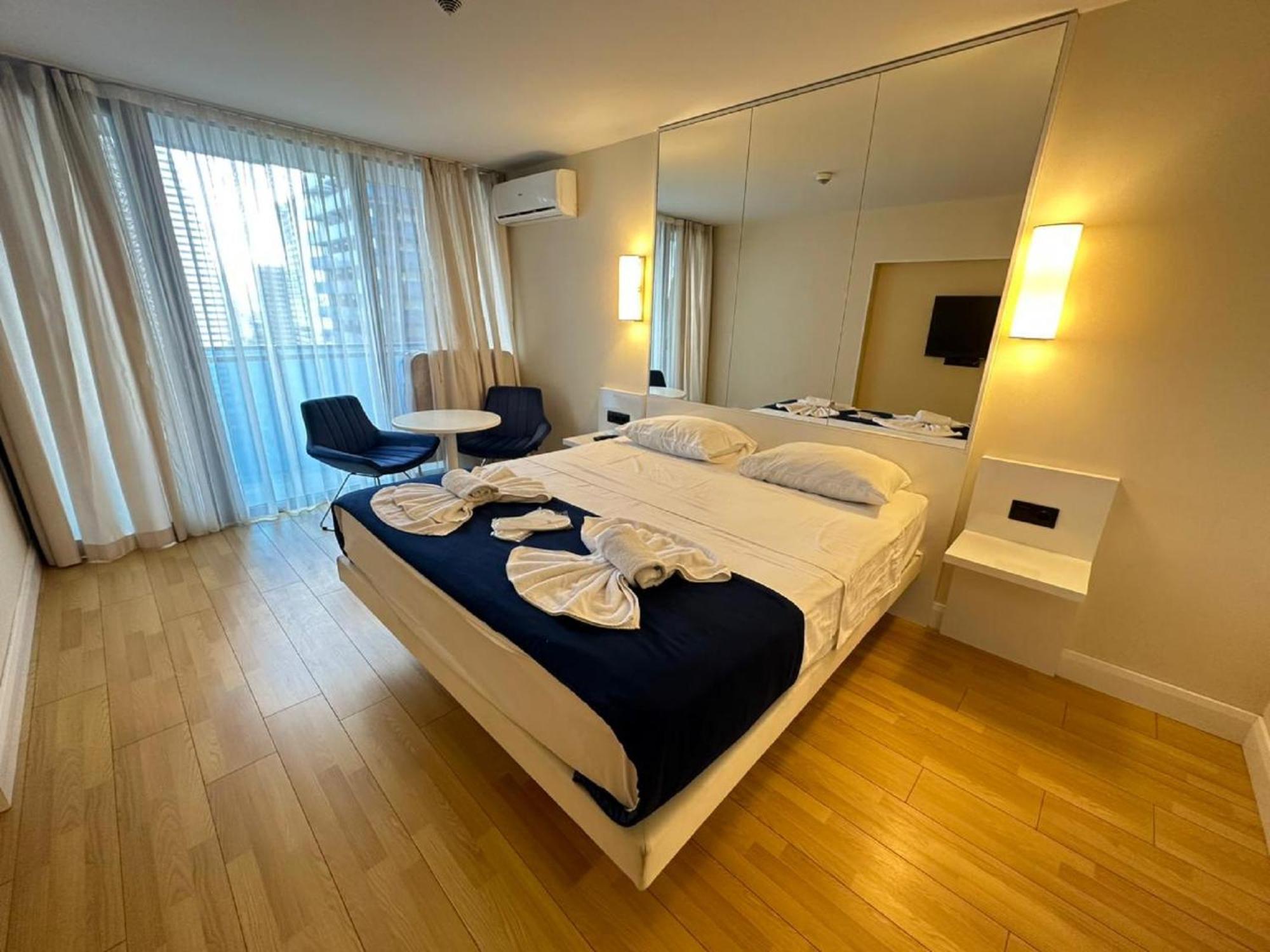 Apart-Hotel Orbi City Batumi Esterno foto
