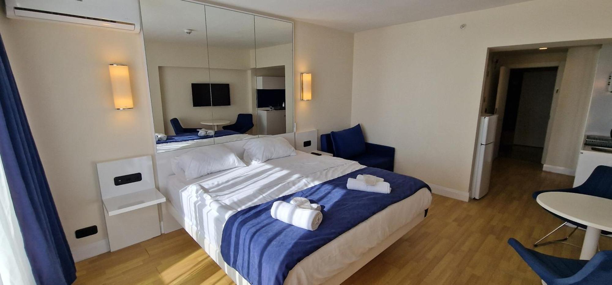 Apart-Hotel Orbi City Batumi Esterno foto