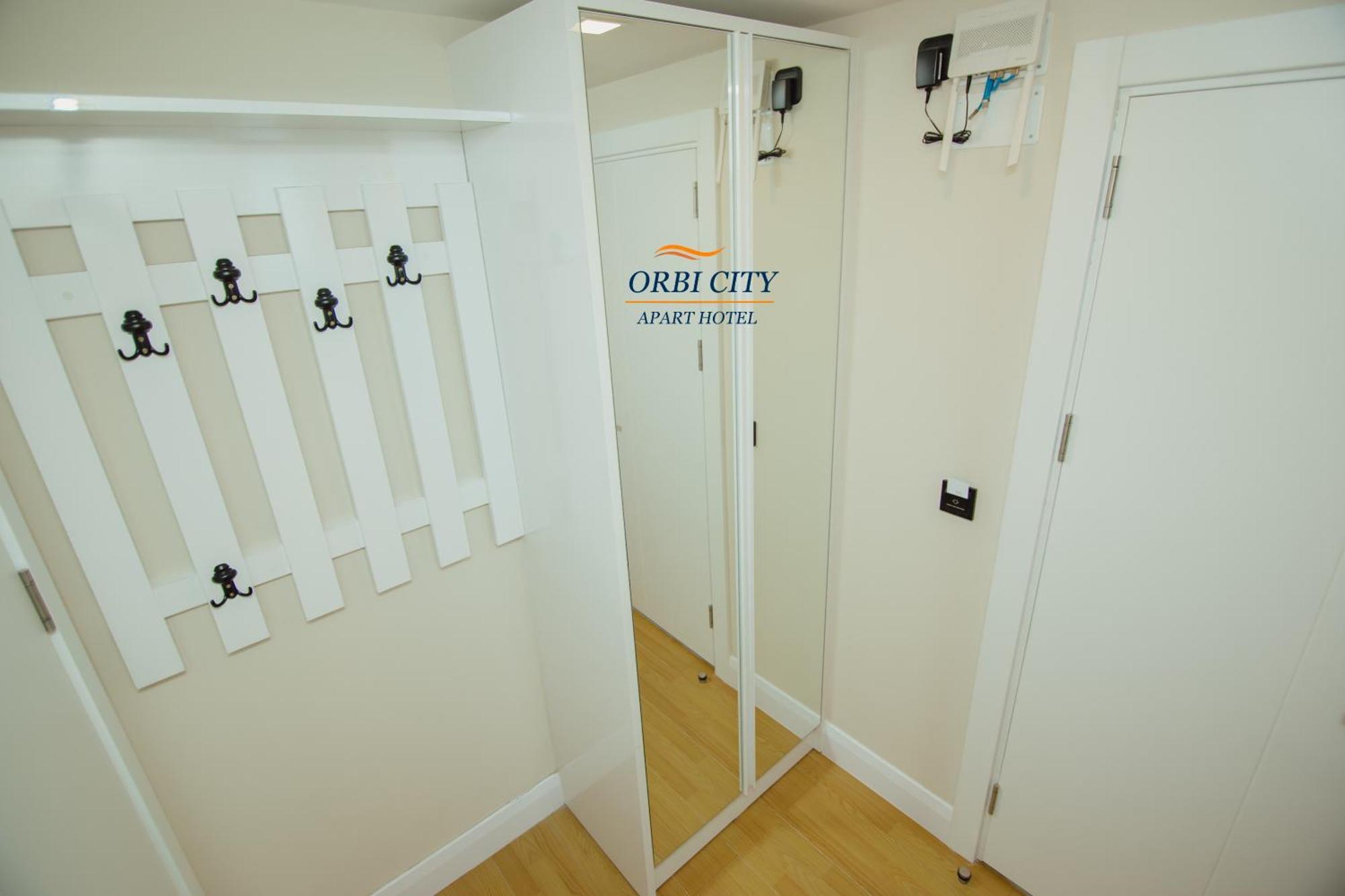 Apart-Hotel Orbi City Batumi Esterno foto